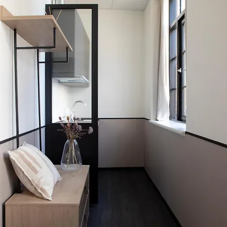 Bob W Osterbro Apartment *