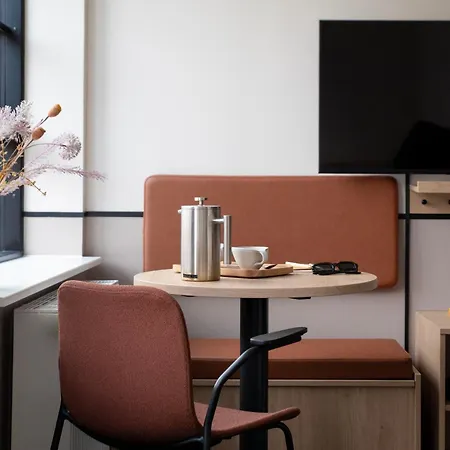 Bob W Osterbro Apartment