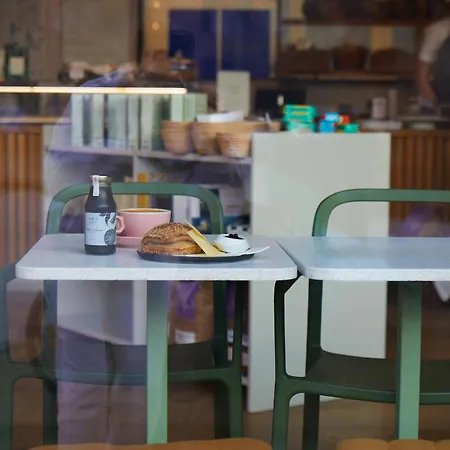 Bob W Osterbro Apartment *