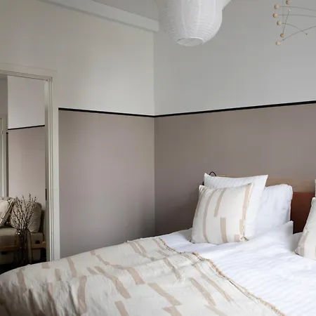 Bob W Osterbro アパート